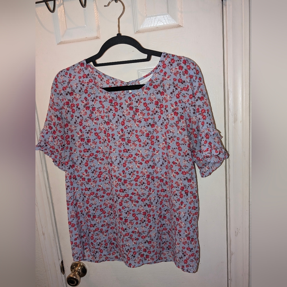 Liz Claiborne Light Blue Floral Short Sleeve Blouse